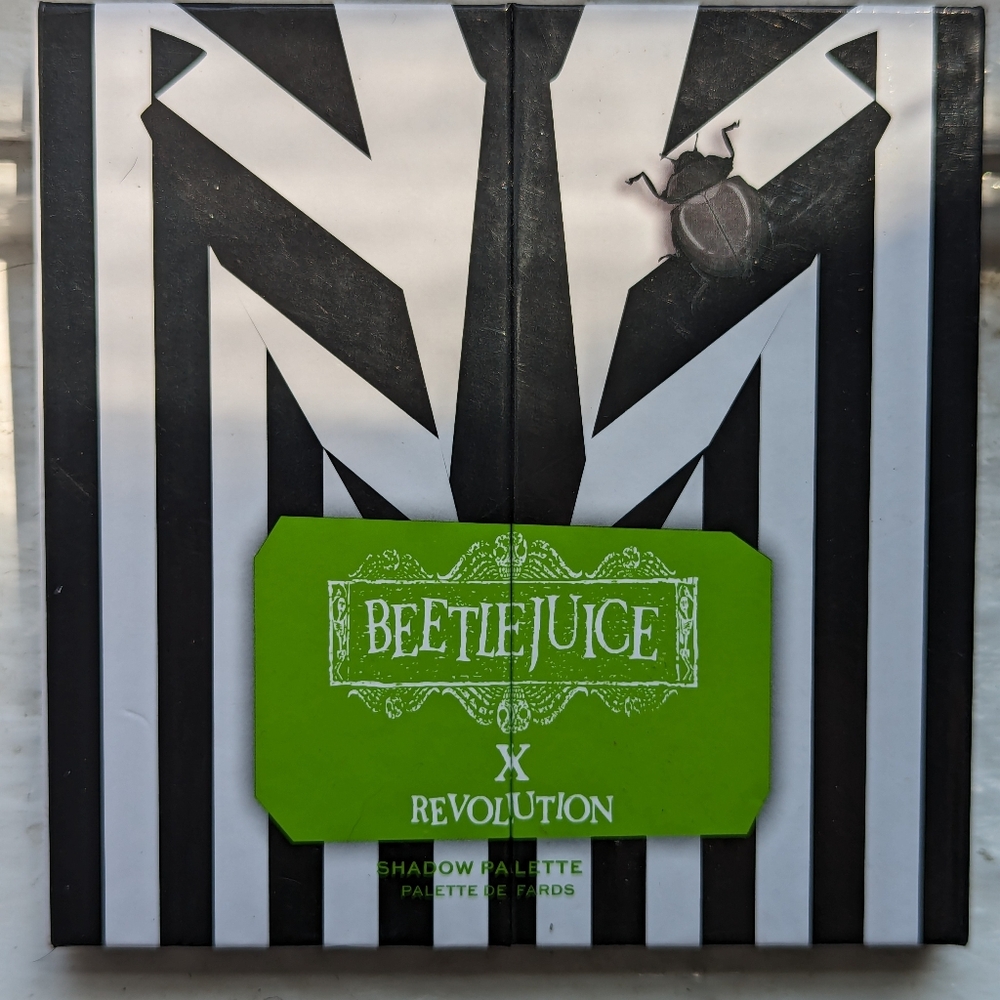 Makeup Revolution Beetlejuice Eyeshadow palette & Waterliner - Picture 4 of 6